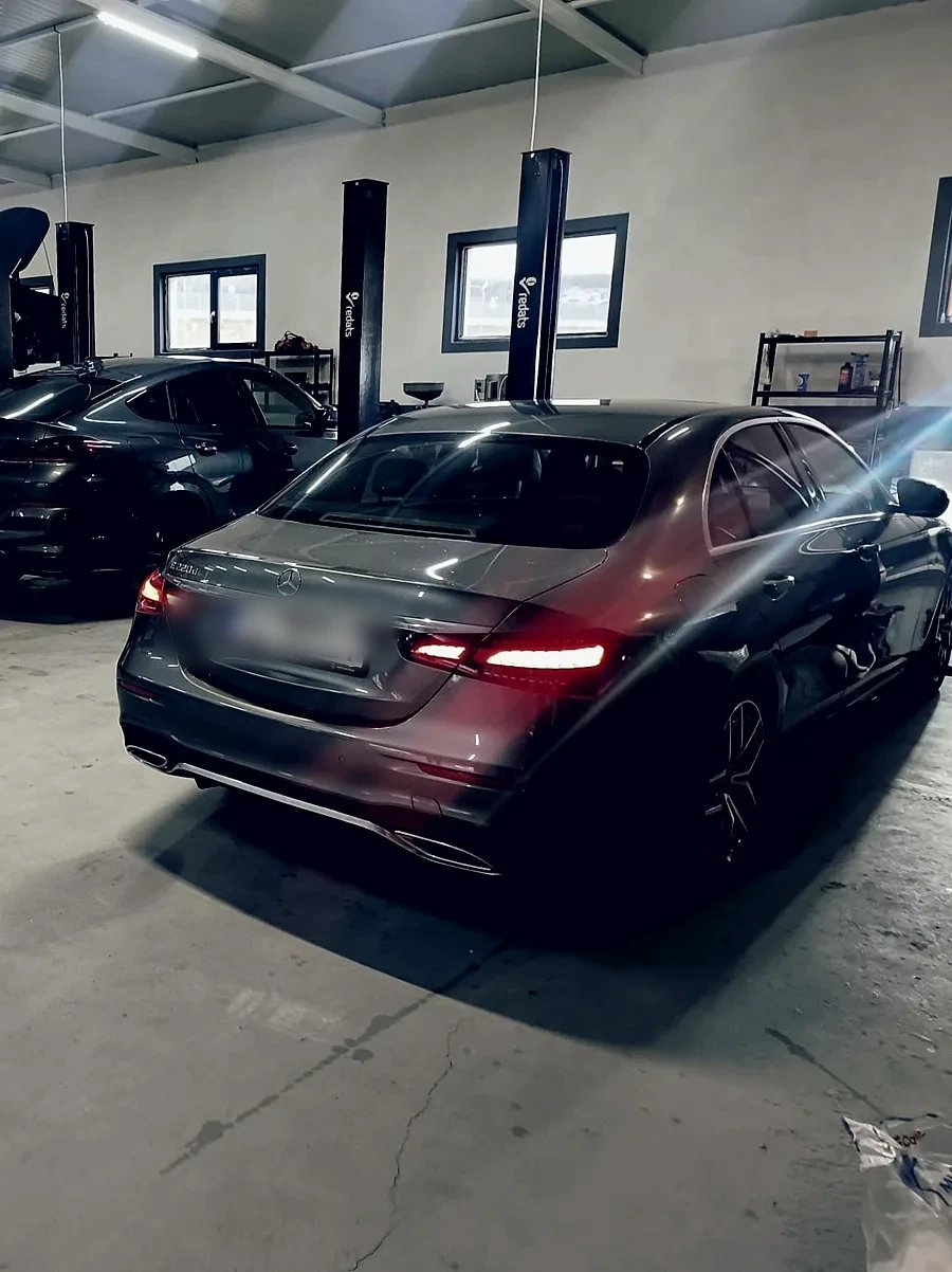 Mercedes E-Class în lucru la service-ul ALN